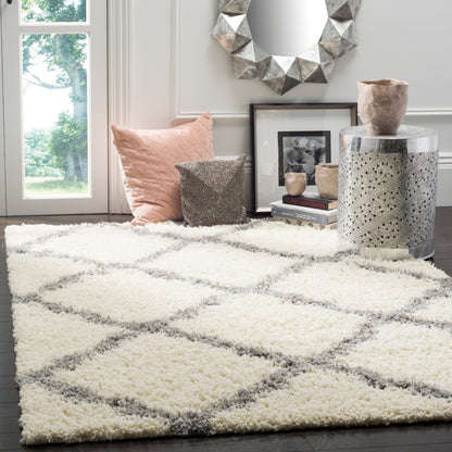 SAFAVIEH Dallas Shag Darina Trellis 1.5-inch Thick Rug