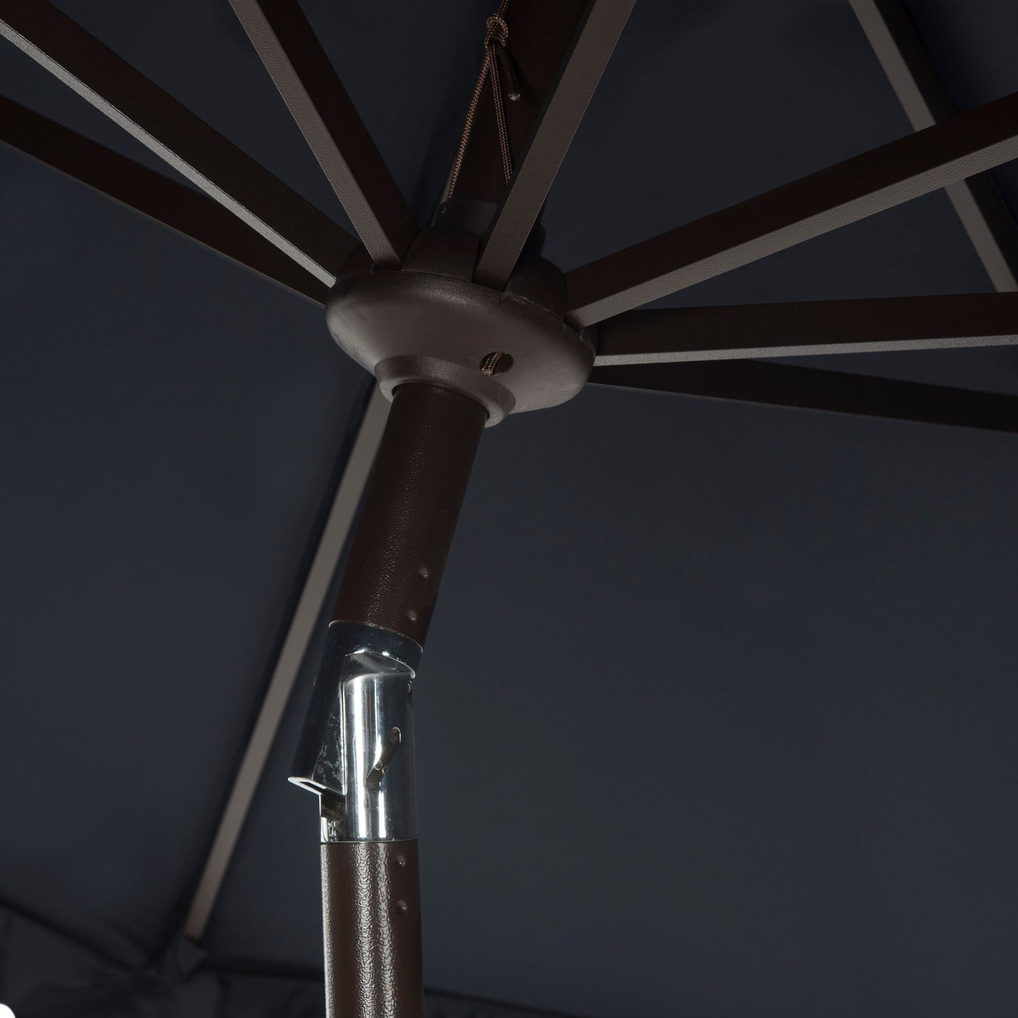 Parasol SAFAVIEH Gebbine Elegant de 2,7 mètres