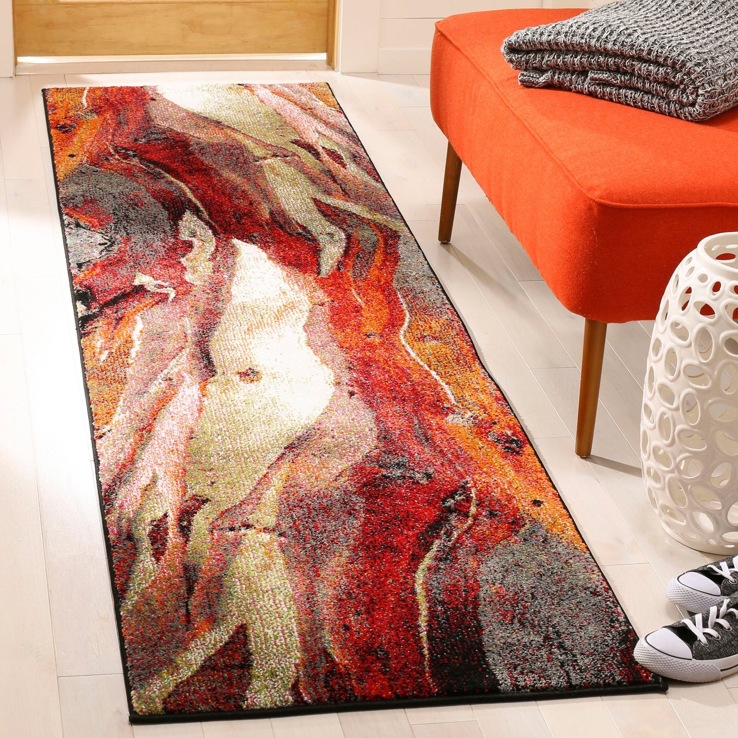 SAFAVIEH Glacier Verity Modern Abstract Area Rug