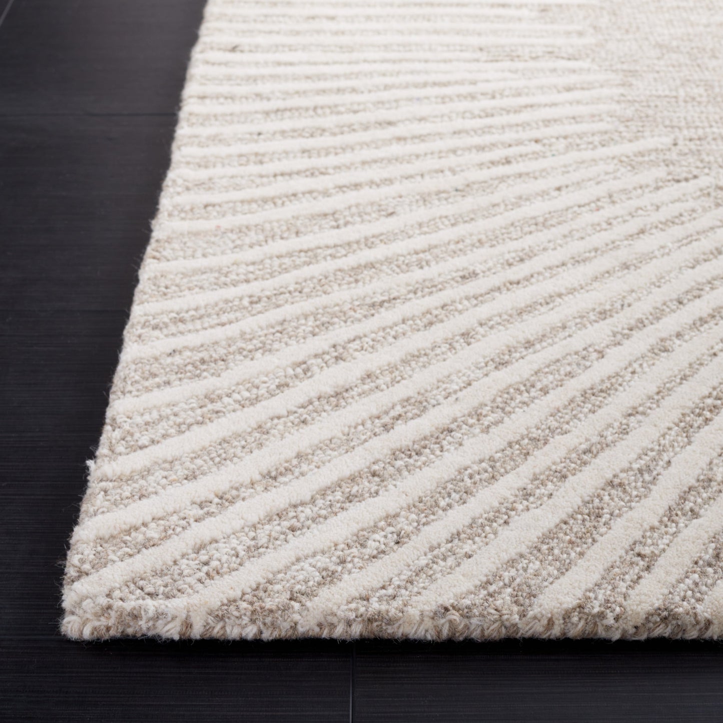 SAFAVIEH Handmade Abstract Sofoula Modern Wool Rug