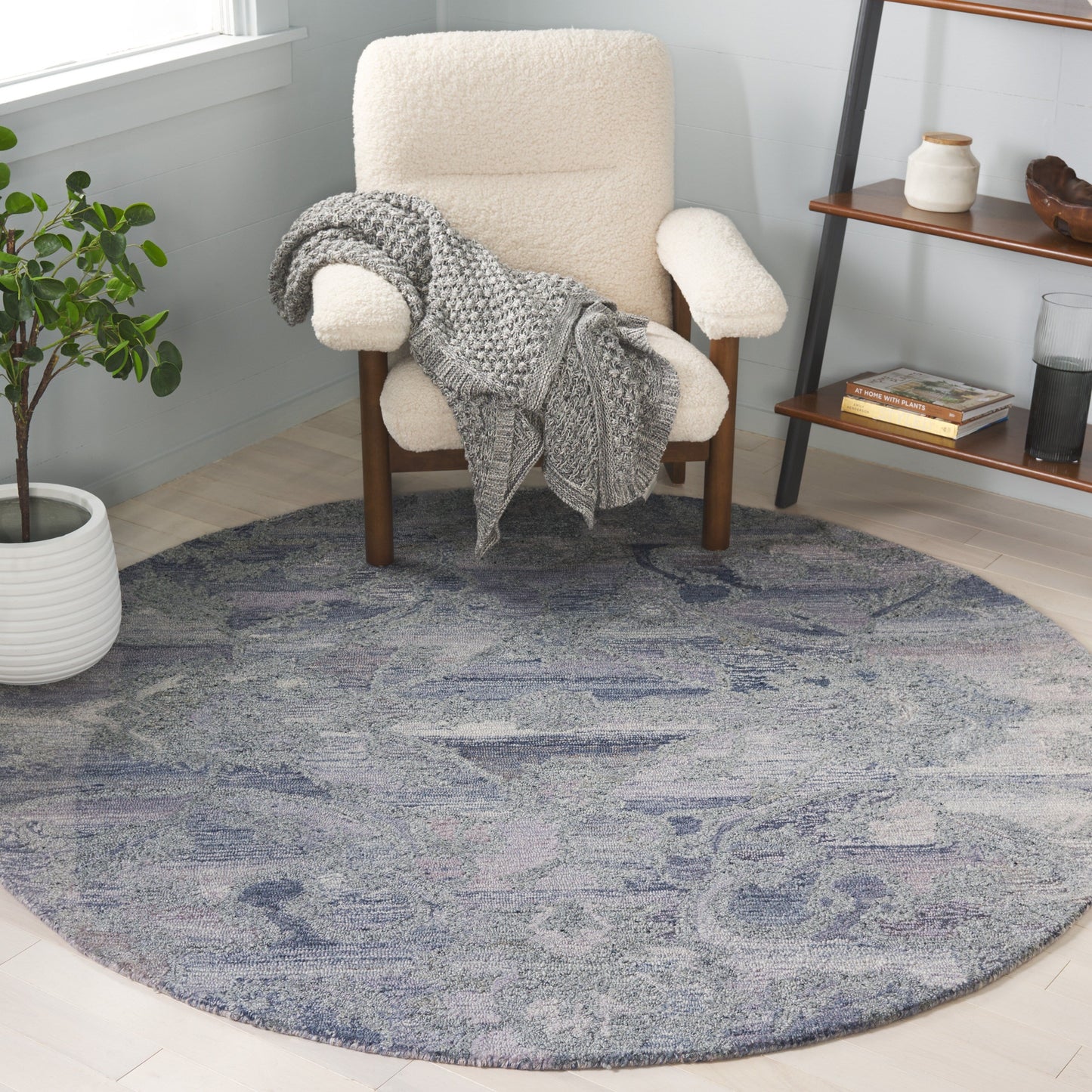 SAFAVIEH Handmade Anatolia Liilia Rug