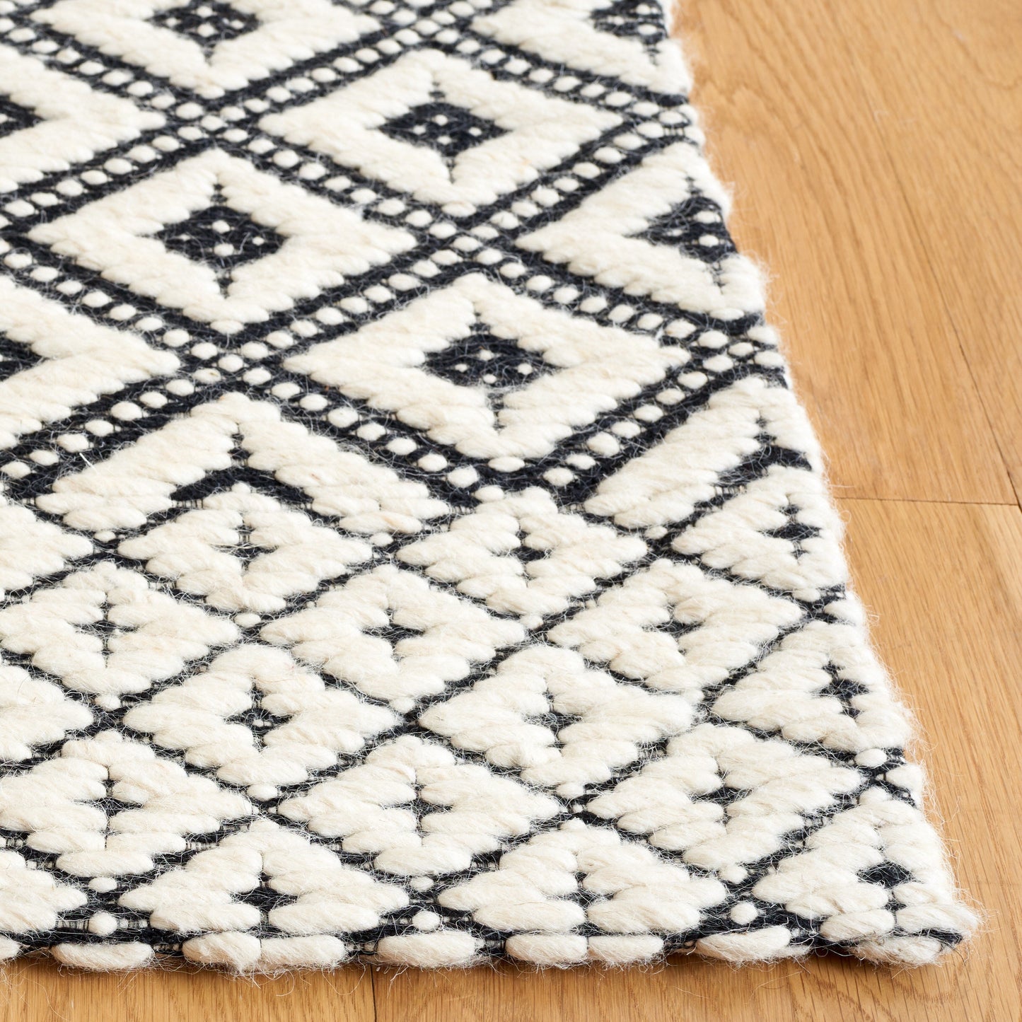 SAFAVIEH Handmade Marbella Gillette Boho Geometric Wool & Viscose