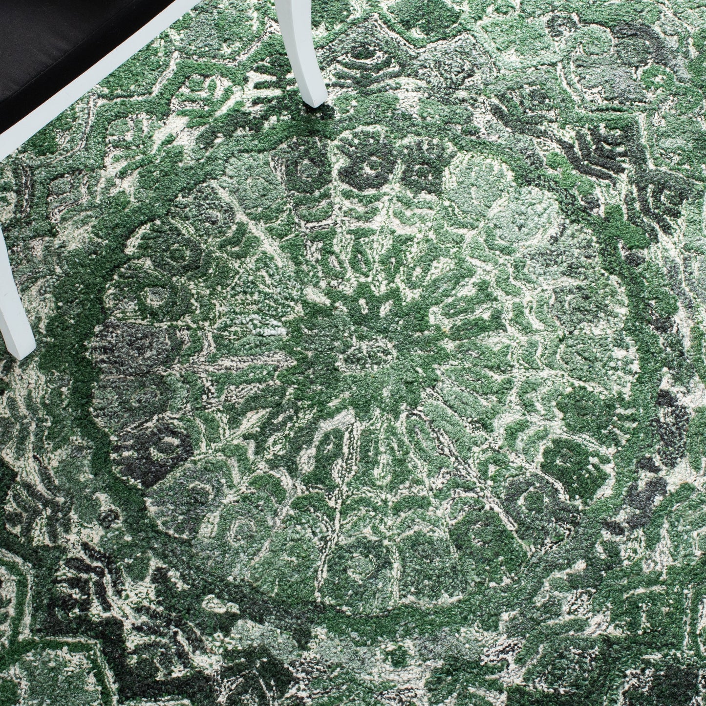 SAFAVIEH Handmade Marquee Carlijn Modern Medallion Wool Rug