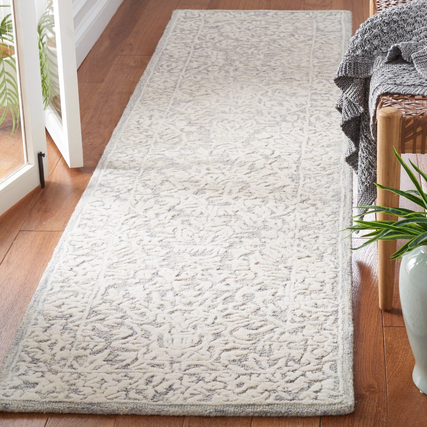 SAFAVIEH Handmade Metro Suada French Country Wool Rug