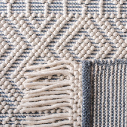 SAFAVIEH Handmade Natura Estel Wool Fringe Rug