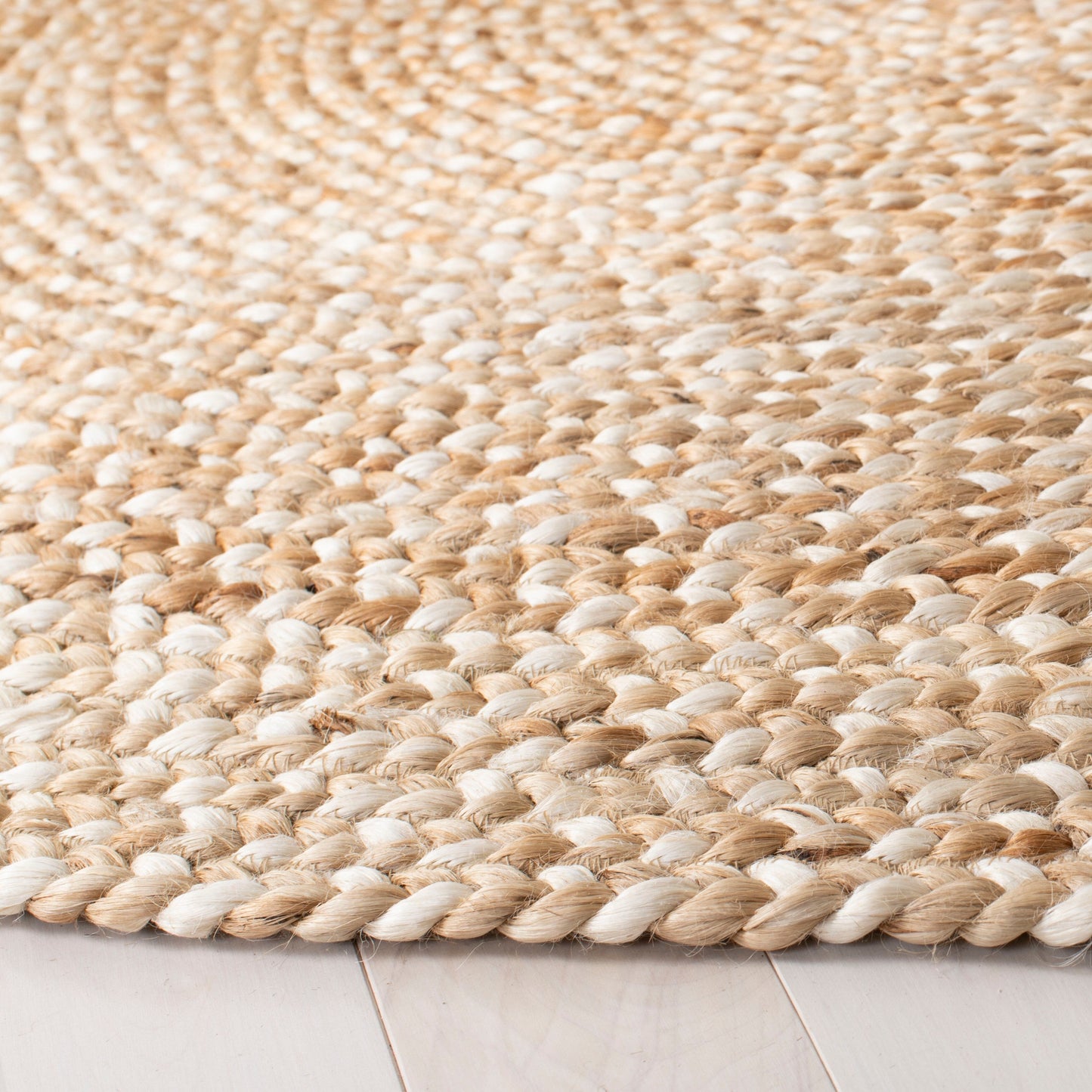 SAFAVIEH Handmade Natural Fiber Elliana Round Jute Rug