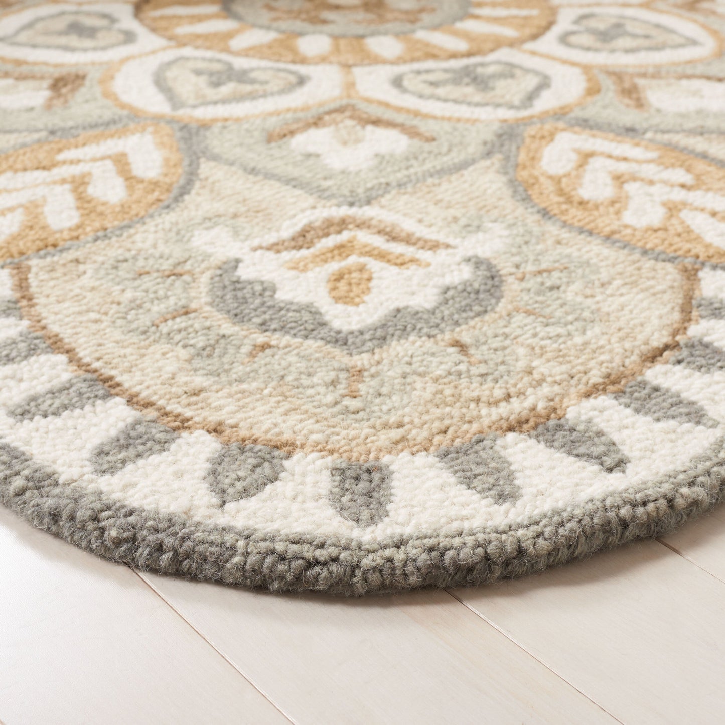 SAFAVIEH Handmade Novelty Sheyla Ornate Flower Wool Rug
