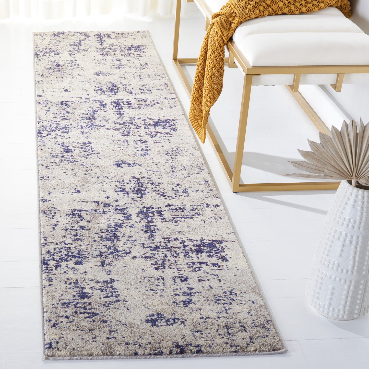 SAFAVIEH Madison Carla Modern Abstract Rug