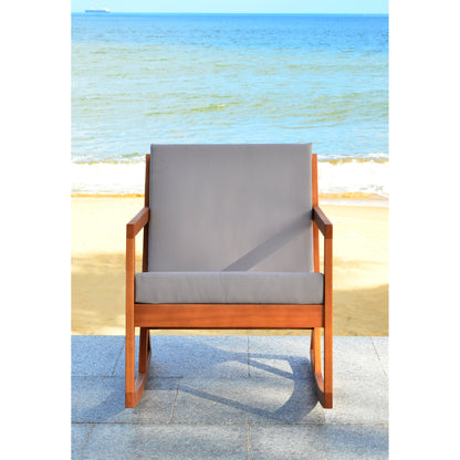 Chaise à bascule d'extérieur Makaila de SAFAVIEH avec coussin - 66L x 79P x 97H (cm)