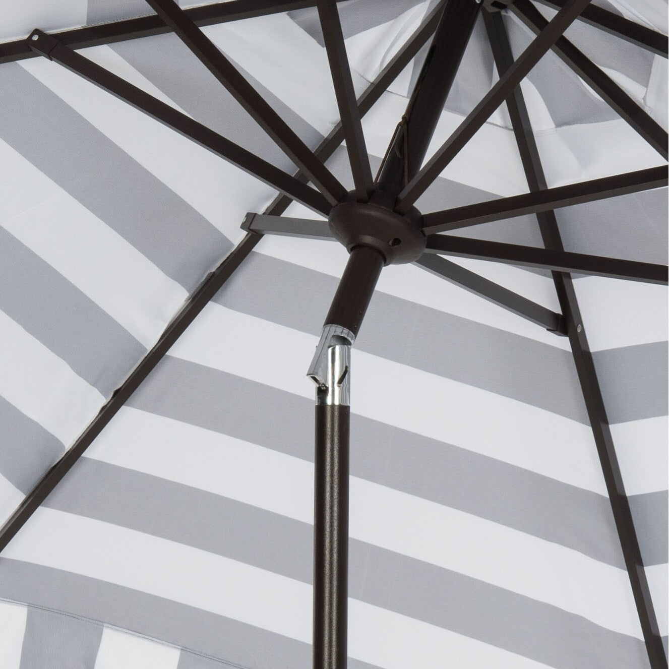Parasol rond de 3,35 m (11 pieds) de la ligne de mode Outdoor Sidse de SAFAVIEH