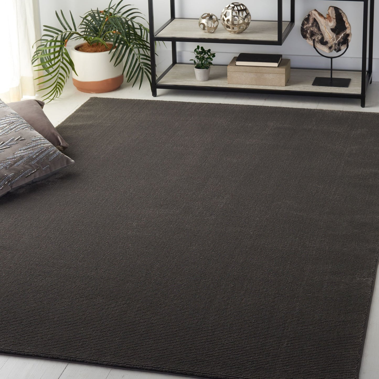 SAFAVIEH Revive Avie Solid Rug