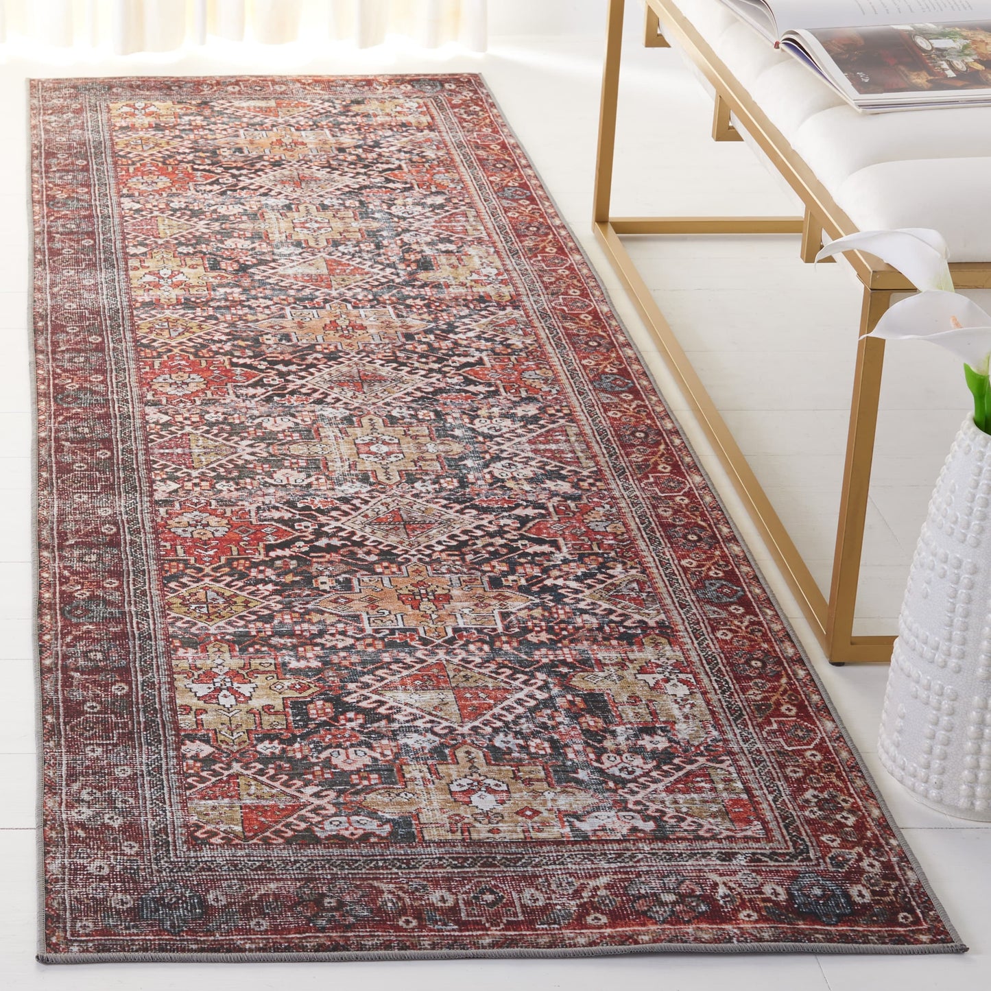 SAFAVIEH Tucson Machine Washable Slip Resistant Eldora Traditional Rug
