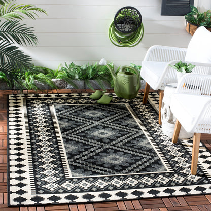 SAFAVIEH Veranda Rita Indoor/ Outdoor Waterproof Patio Backyard Rug