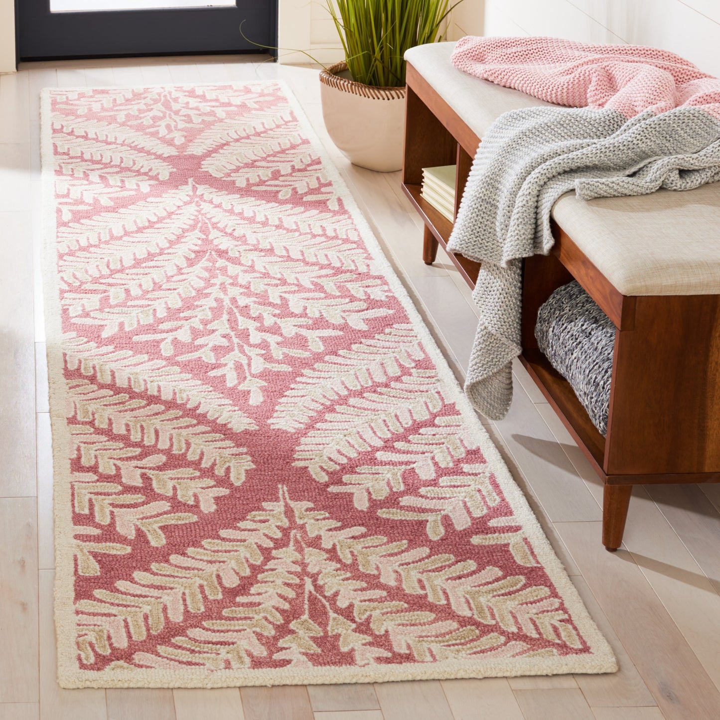 SAFAVIEH Handmade Capri Kert Wool Rug