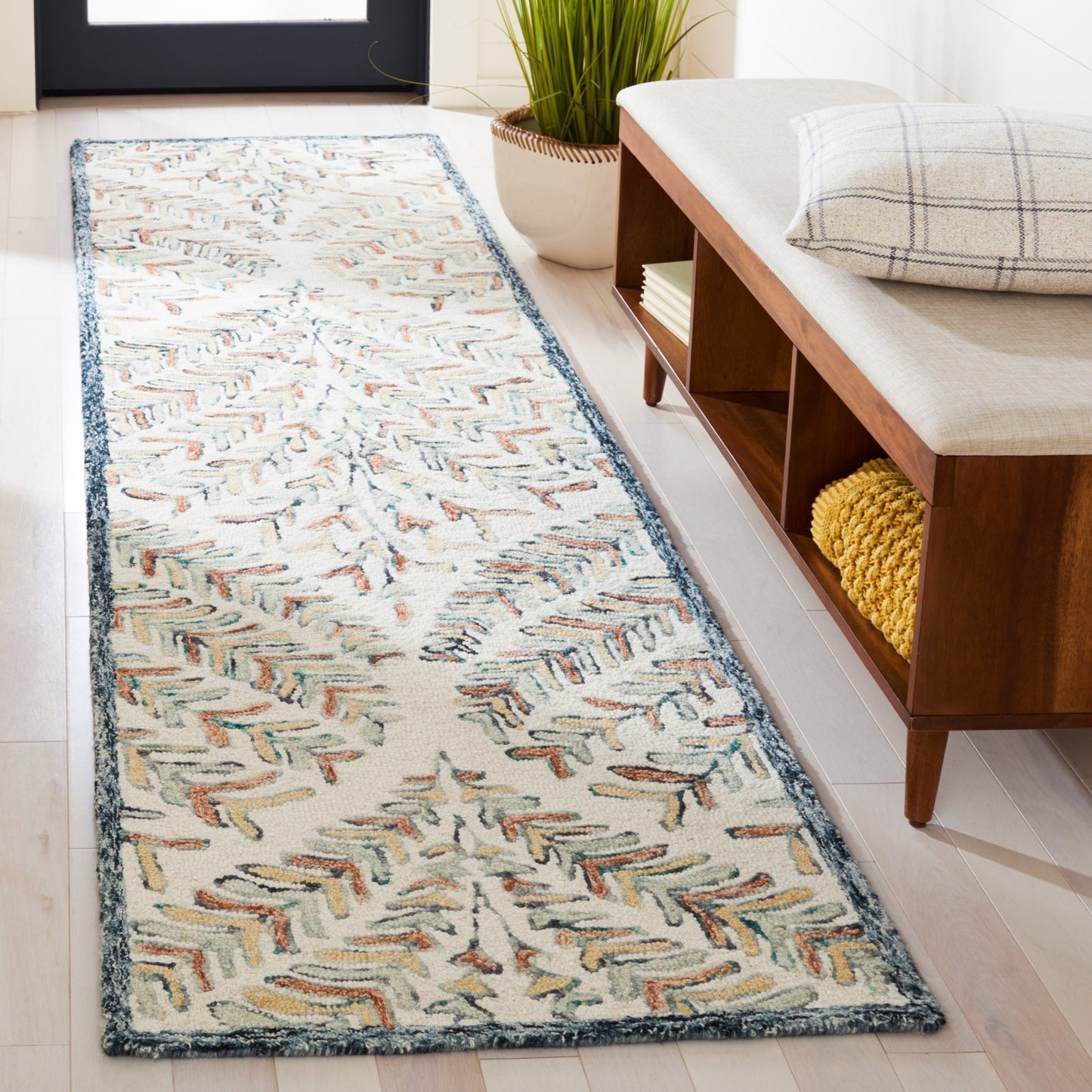 SAFAVIEH Handmade Capri Kert Wool Rug