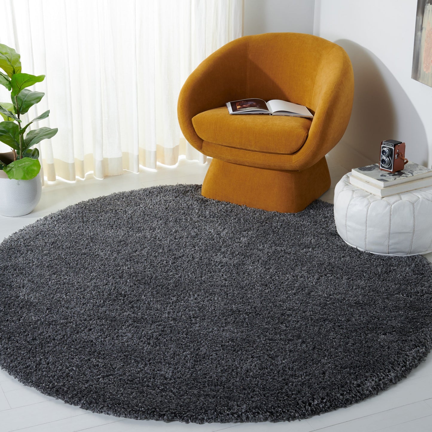 SAFAVIEH, Santa Monica Mahalia Shag 2-inch Thick Area Rug