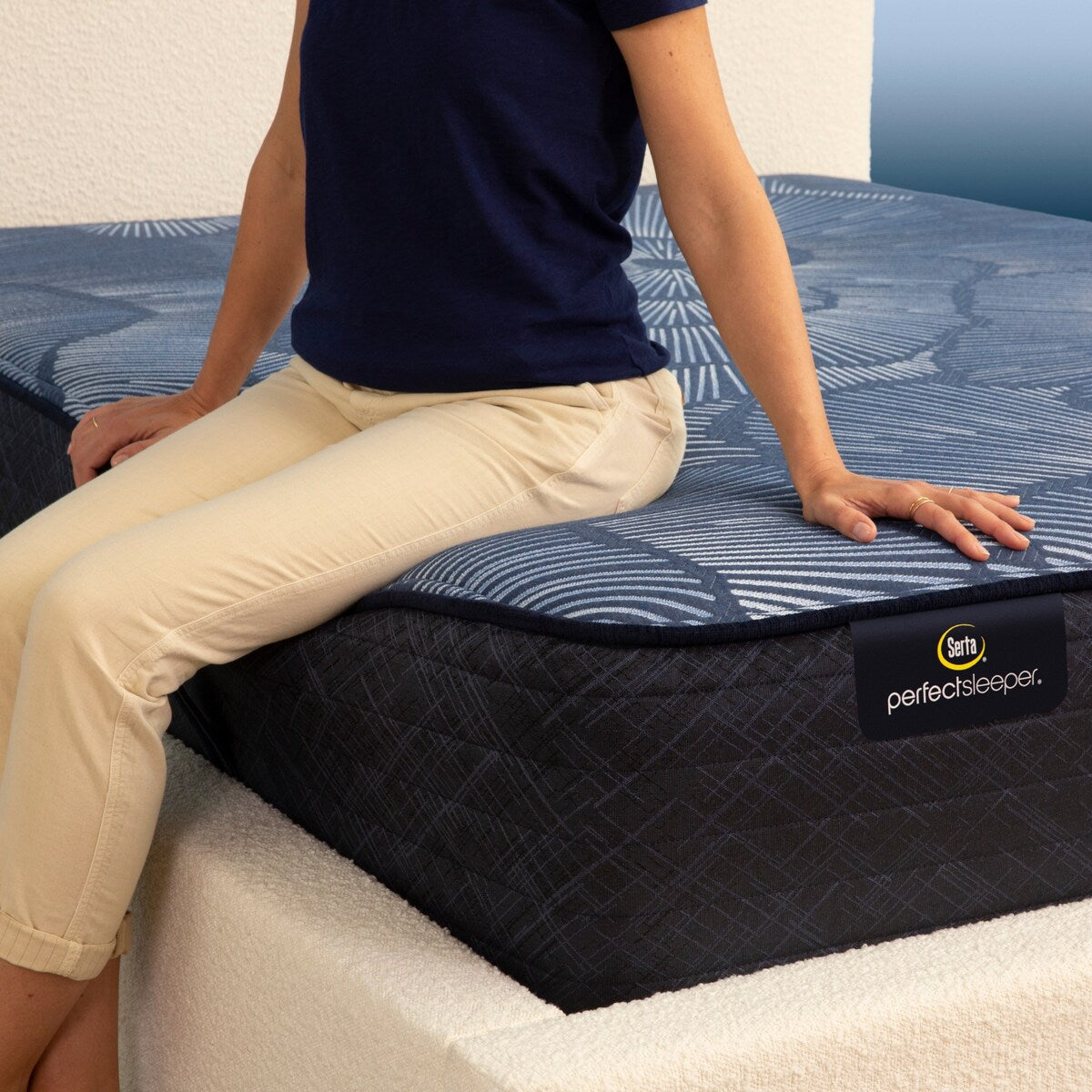 Matelas hybride ferme Serta Perfect Sleeper Radiant Rest 14