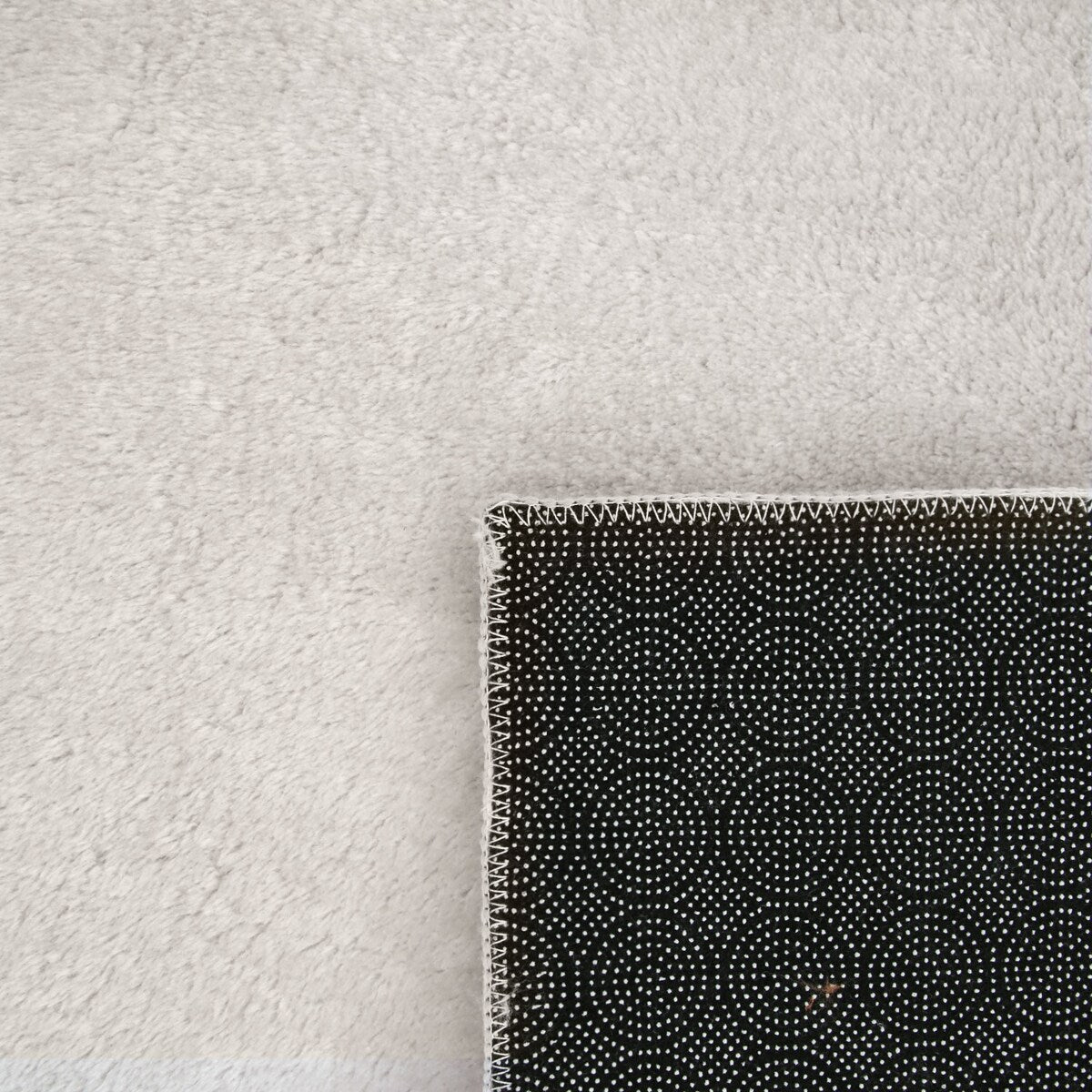 Soft Washable Area Rug with Anti-Slip Backing in solid Colors
