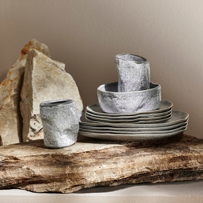 Service de table en grès ATIK de la marque Stone by Mercer Project