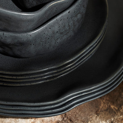 Service de table en grès ATIK de la marque Stone by Mercer Project