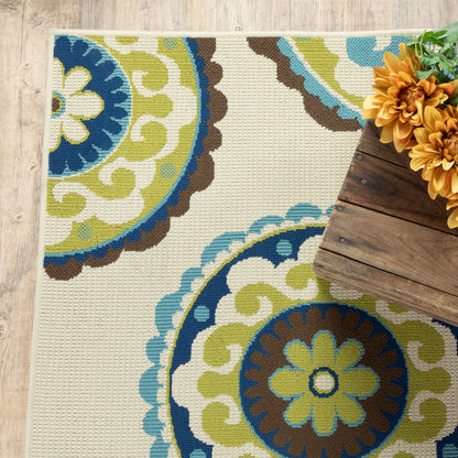 Vista Home Catalina Floral Medallions Indoor/ Outdoor Area Rug--