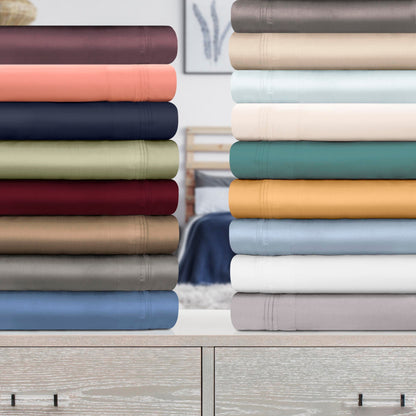 Jeu de draps uni en coton égyptien supérieur, 1000 fils, avec profonde poche.