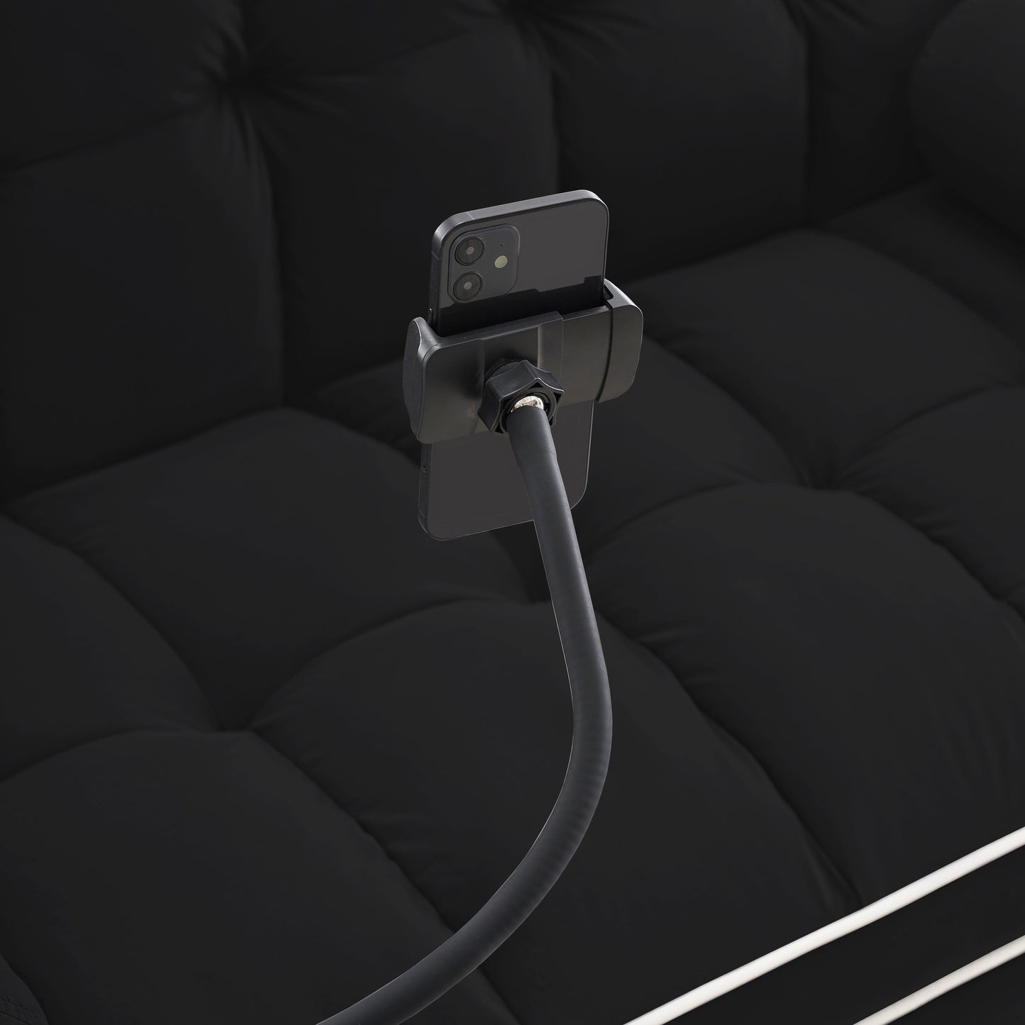 Canapé-lit convertible en velours de 139 cm (55 pouces) à 2 places avec lit escamotable, dossier inclinable, poches latérales et porte-téléphone.