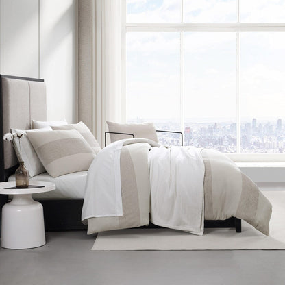 Ensemble de couette Vera Wang en chenille à rayures en forme de gaufre, couleur beige.