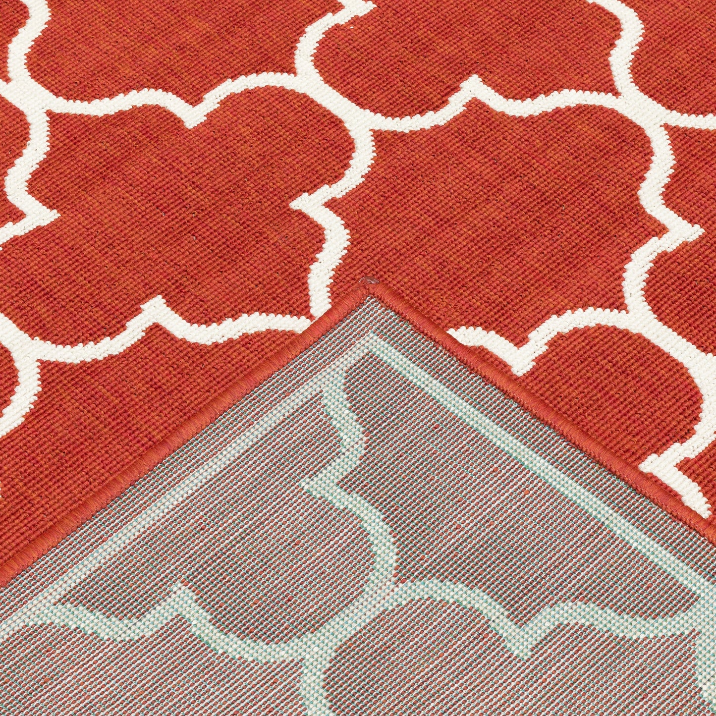 Vista Home Martinique Off-White/Brick Red Lattice Indoor/Outdoor Rug.
