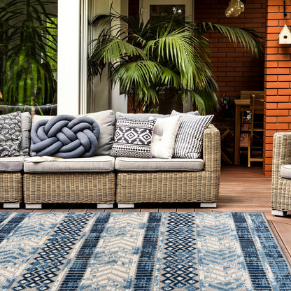 World Rug Gallery Distressed Geometric Indoor/Outdoor Area Rug